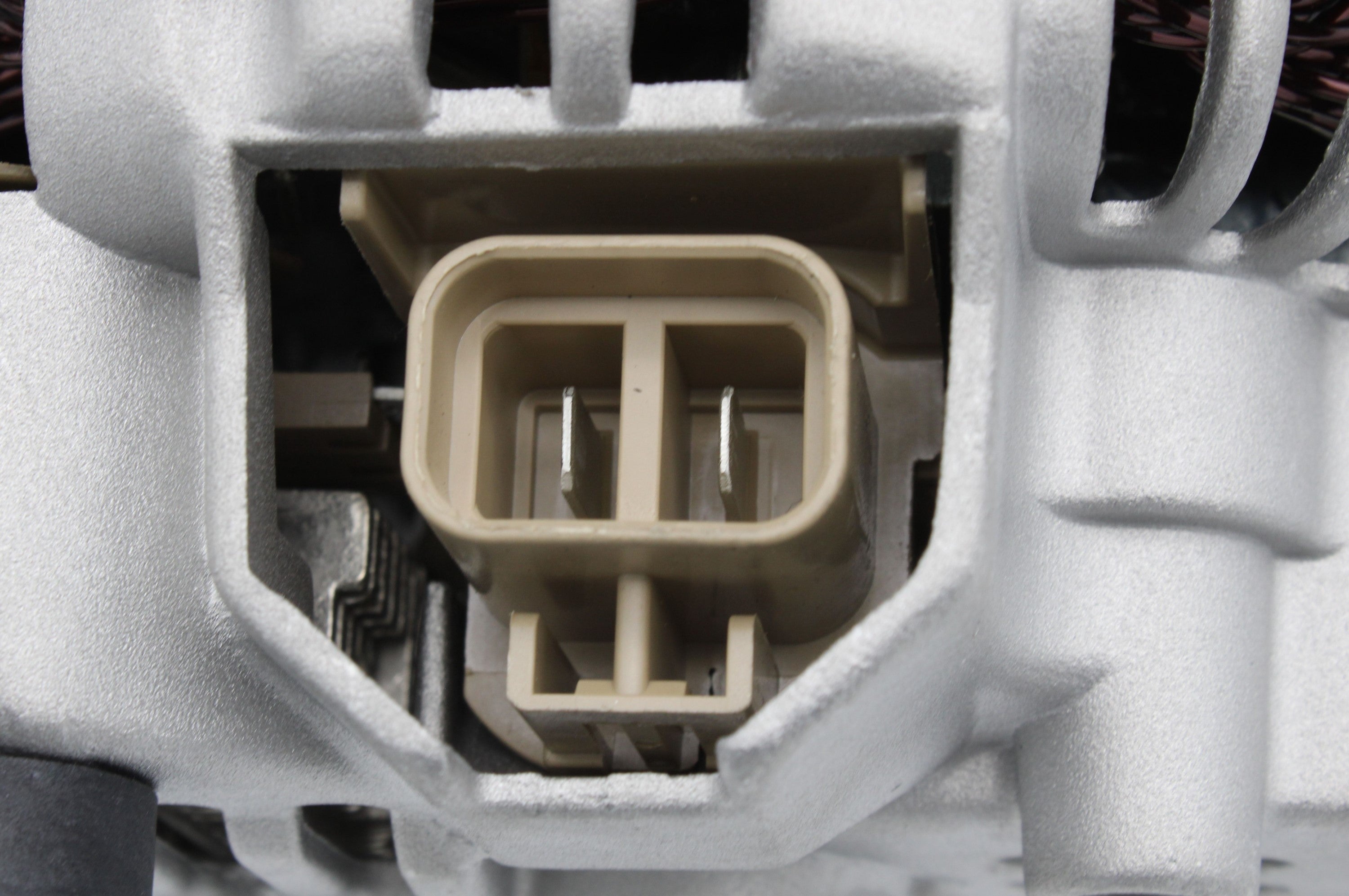 Alternador Automotriz Nissan Estacas NP300 09-14