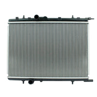 Radiador Automotriz Peugeot  Partner  T/M 97-10 26mm Tubo Soldado