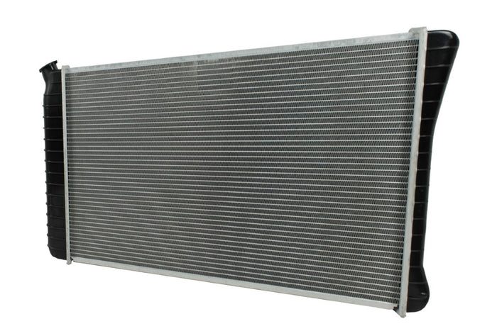Radiador Automotriz GM Chevrolet Blazer C10, C20, Suburban, Silverado T/A 69-81 32mm Tubo Soldado