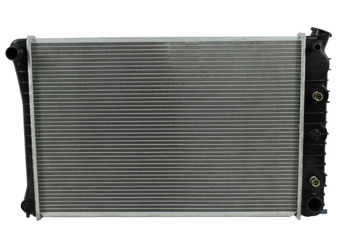Radiador Automotriz GM Chevrolet Blazer C10, C20, Suburban, Silverado T/A 69-81 32mm Tubo Soldado