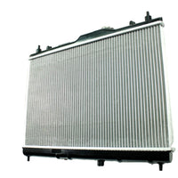 Radiador Automotriz Nissan Tiida Versa T/M 07-11 16mm Tubo Soldado