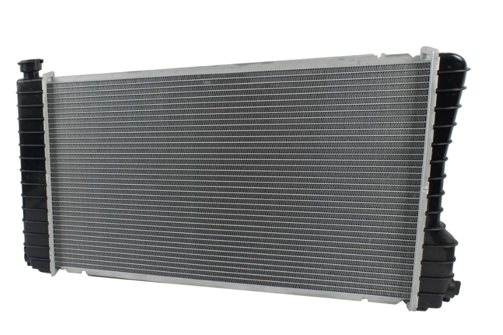 Radiador Automotriz GM Chevrolet LL base S-10, Blazer, S-15, Jimmy, Sonoma T/A 87-93 16mm y 26mm Tubo Soldado