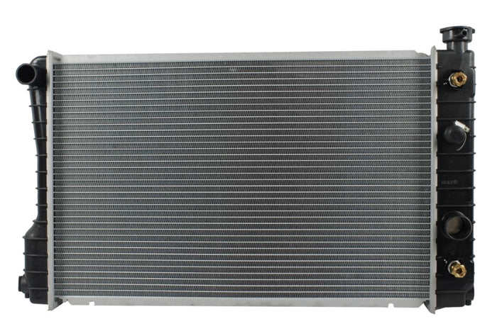 Radiador Automotriz GM Chevrolet LL base S-10, Blazer, S-15, Jimmy, Sonoma T/A 87-93 16mm y 26mm Tubo Soldado