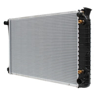 Radiador Automotriz GM Chevrolet Blazer Custom, Silverado, Suburban, C10, C15, C20, C30, G10, S10 T/A 81-91 32mm Tubo Soldado