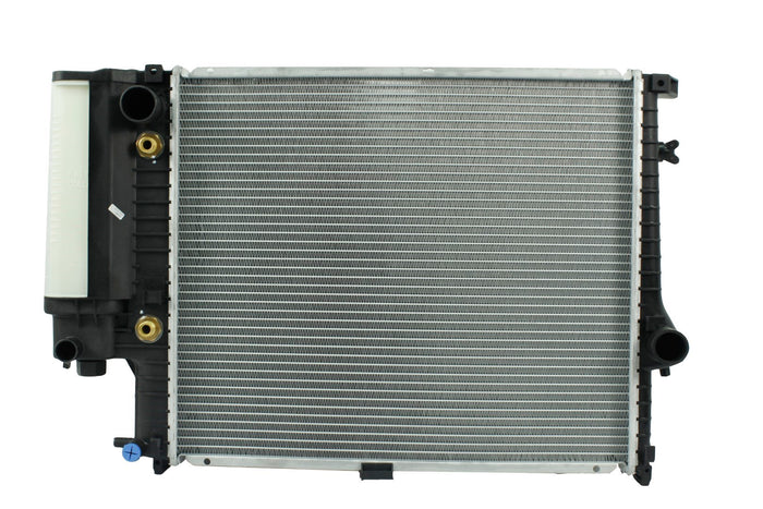 Radiador Automotriz BMW  525I 525IT T/A 93-95 32mm Tubo Soldado