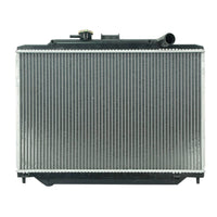 Radiador Automotriz Nissan Urban 02-08 32mm Tubo Soldado T/M