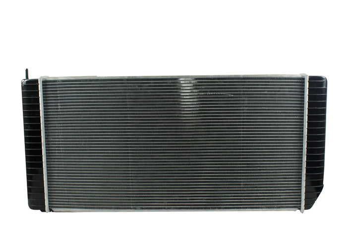 Radiador Automotriz GM Chevrolet Express 2500 3500, 3500, Savana T/A 96-02  56mm Tubo Soldado
