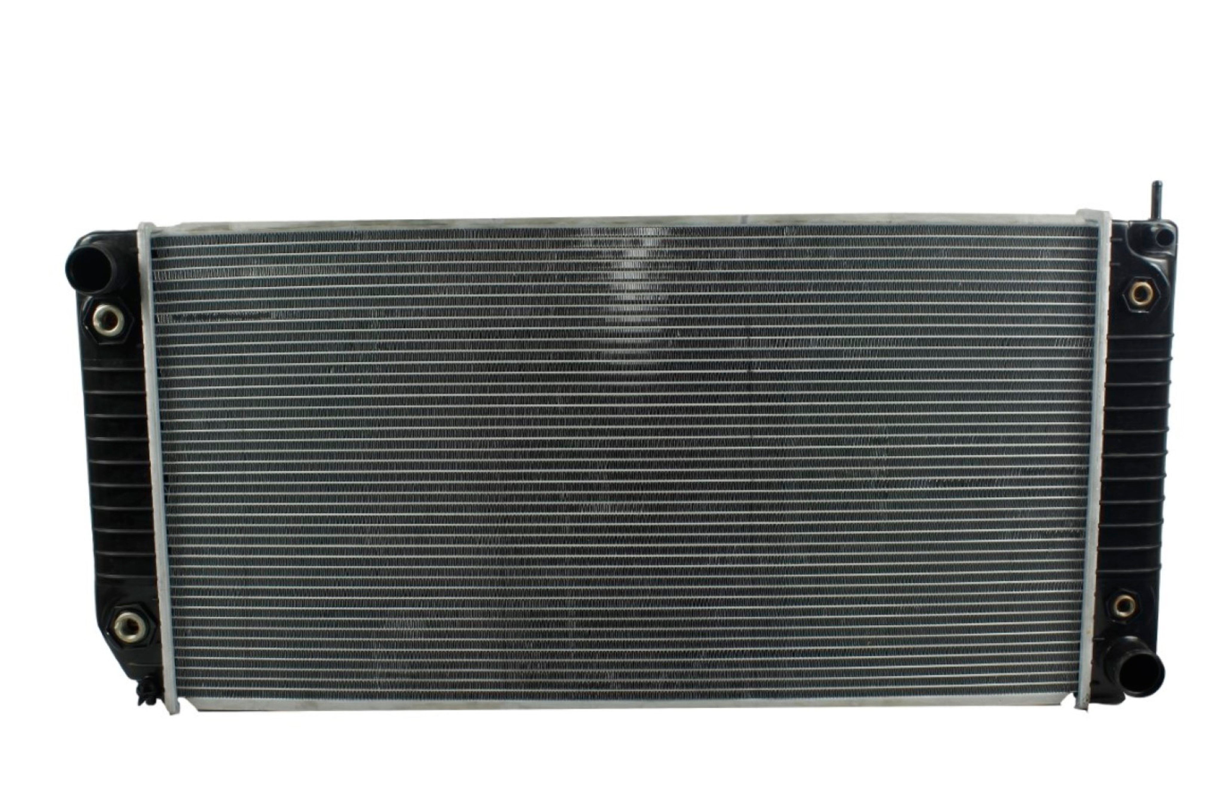 Radiador Automotriz GM Chevrolet Express 2500 3500, 3500, Savana T/A 96-02  56mm Tubo Soldado