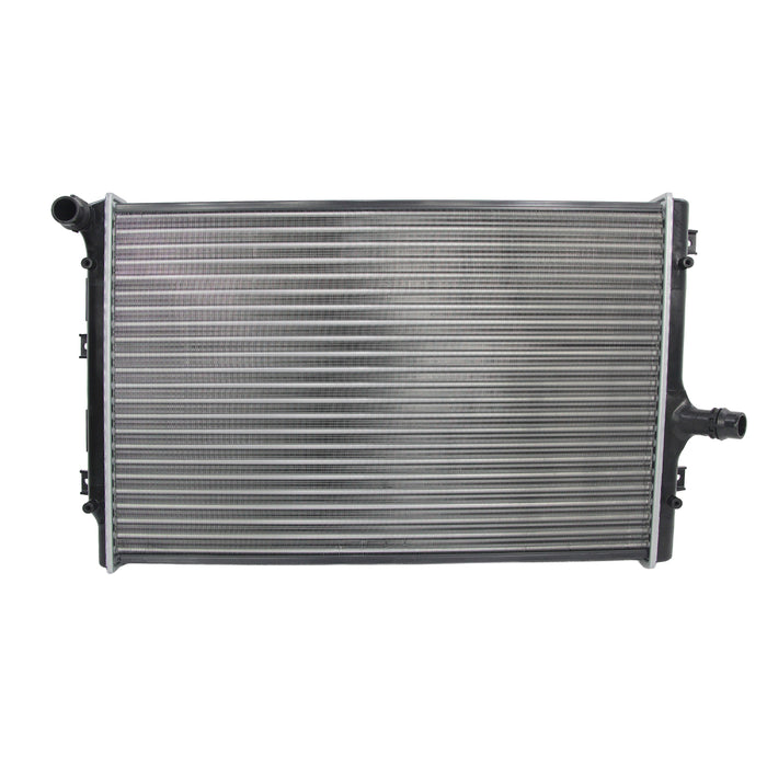 Radiador Automotriz Audi A3 Q3, A6, Altea, Leon, Toledo, Beetle, Bora, EOS, Golf, Jetta, Passat T/E 04-15 34mm Aluminio M