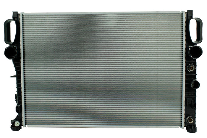 Radiador Automotriz Mercedes Benz  E-320 E-350 T/A 06-09  26mm Tubo Soldado