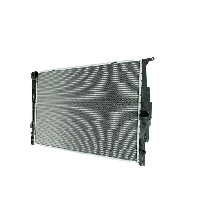 Radiador Automotriz BMW  128i 125i, 325, 328i, 330i, 130i, 135i, Z4, 325Ci, 325i, 328xi, 330Ci, 135i T/M 06-13  32mm Tubo Soldado