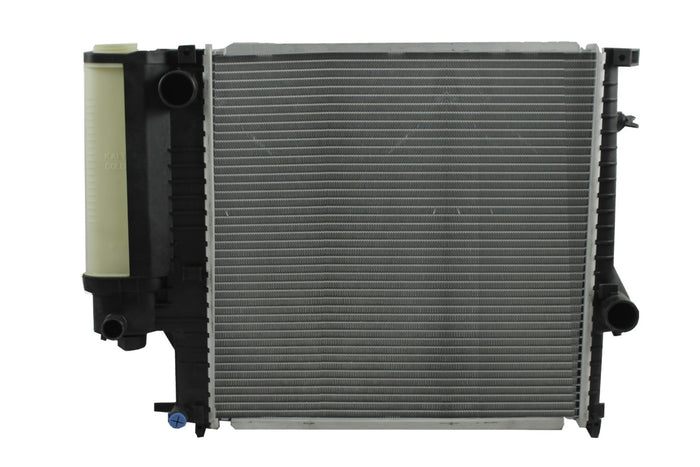 Radiador Automotriz BMW  Series 318 I 318 IS, 318 TI, Z3, Z# Roadster T/M 91-99  26mm Tubo Soldado