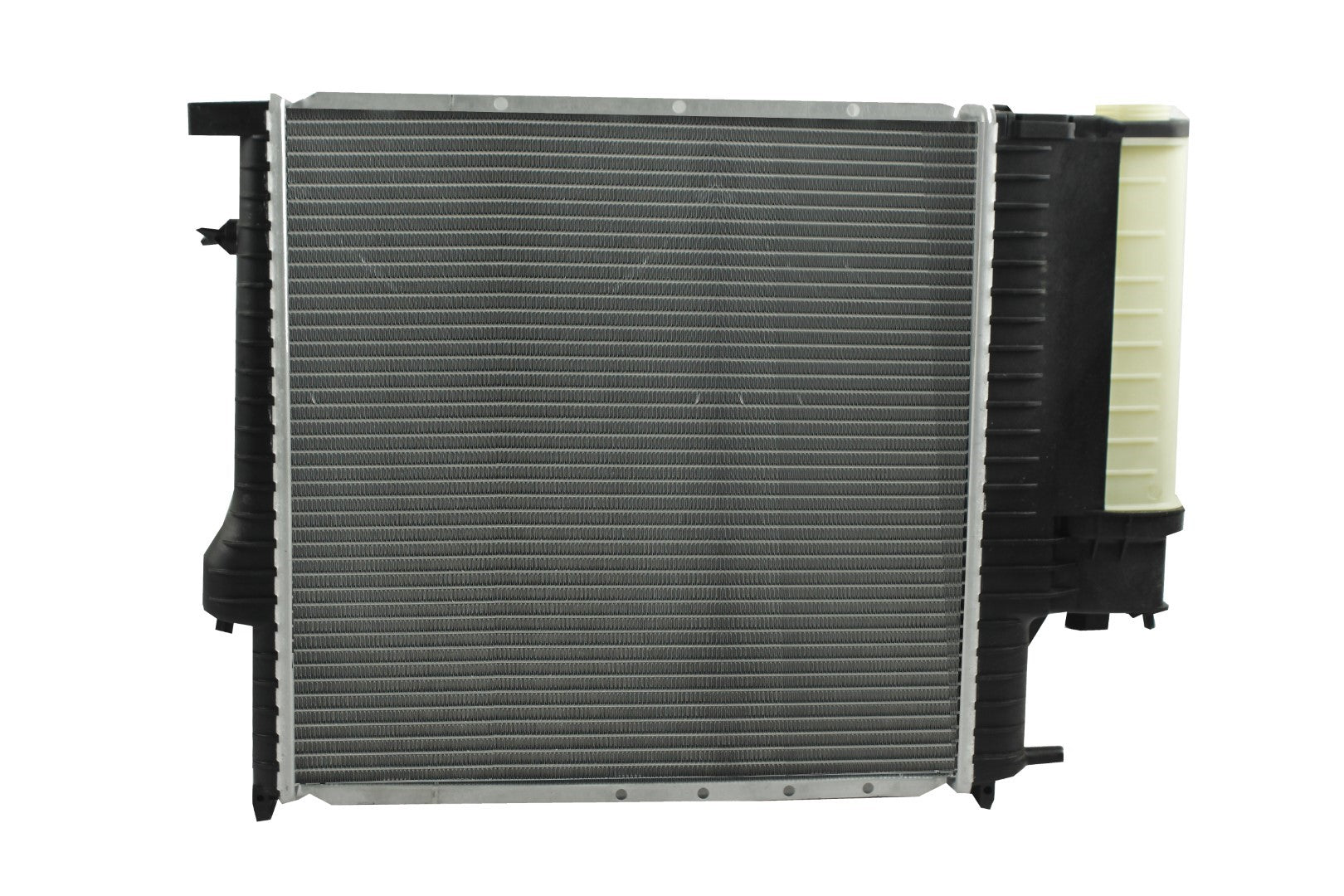 Radiador Automotriz BMW  Series 318 I 318 IS,318 TI, Z3, Z3 Roadster L4 1.8 T/M 91-99 32mm Tubo Soldado
