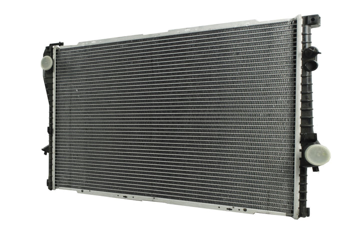Radiador Automotriz BMW 528I 540I, 740I,750iL, 850CI T/E 94-99 42mm Tubo Soldado