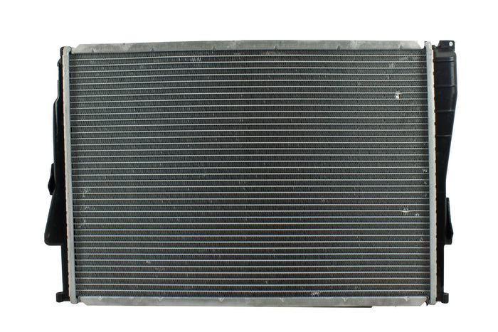 Radiador Automotriz BMW  M3 base  T/M 01-06 40mm Tubo Soldado