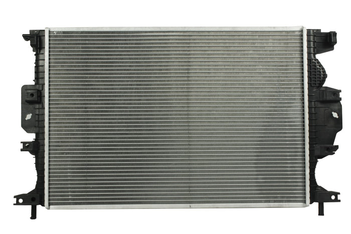 Radiador Automotriz Ford  Fusion Energy, S, Se Titanium T/A T/M 13-17 26mm Tubo Soldado