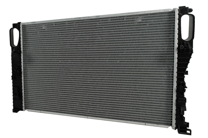 Radiador Automotriz Mercedes Benz CLS63 AMG, E55 T/A T/M 04-11 32mm Tubo Soldado