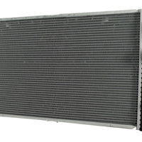 Radiador Automotriz Mercedes Benz CLS63 AMG, E55 T/A T/M 04-11 32mm Tubo Soldado