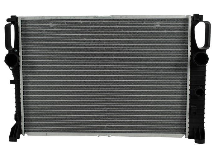 Radiador Automotriz Mercedes Benz CLS63 AMG, E55 T/A T/M 04-11 32mm Tubo Soldado