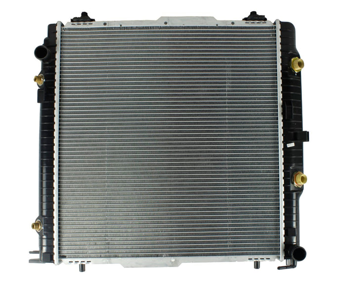Radiador Automotriz Mercedes Benz  G 500 G55 AMG T/A 02-11 32mm Tubo Soldado