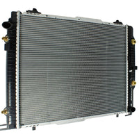 Radiador Automotriz Mercedes Benz  G 500 G55 AMG T/A 02-11 32mm Tubo Soldado