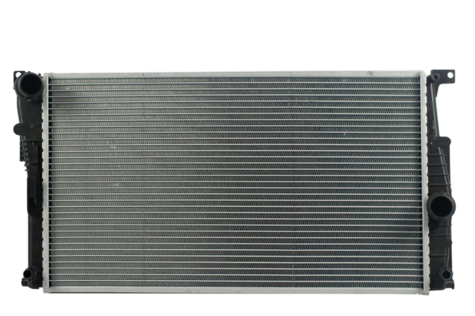 Radiador Automotriz BMW  520i  228i, 320i, 325i, 328i, 335i, 420i, 428i, 435i  12-18 32mm Tubo Soldado