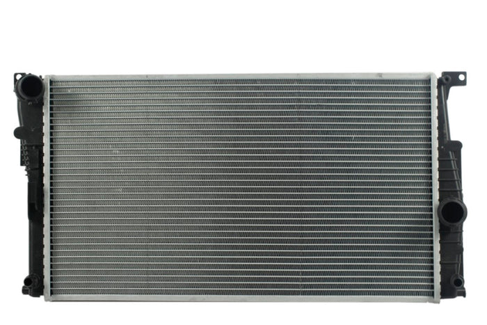 Radiador Automotriz BMW  520i  228i, 320i, 325i, 328i, 335i, 420i, 428i, 435i  12-18 32mm Tubo Soldado