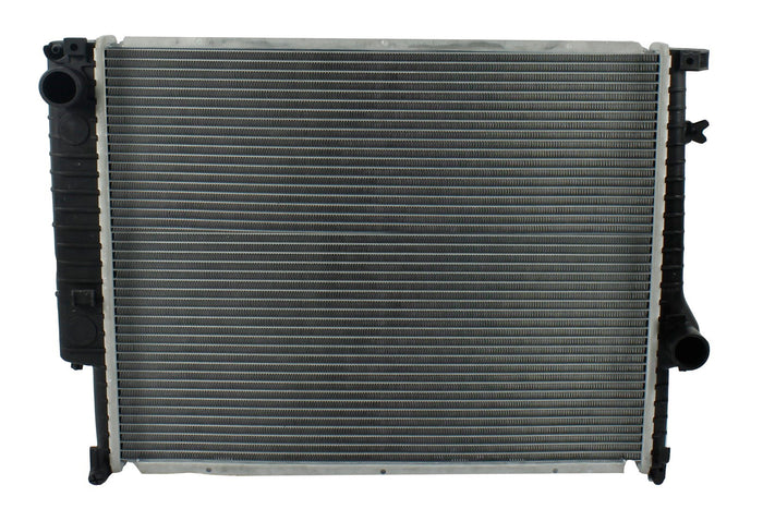 Radiador Automotriz BMW  Series 320i 323i,323Ci,325i,328i.M3,Z3 M T/M 92-00 32mm Tubo Soldado