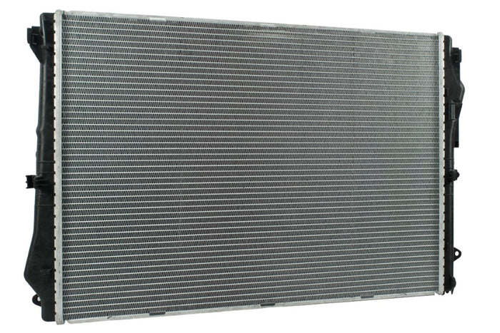 Radiador Automotriz Mercedes Benz E300 E43 GLC250 GLC300 S400 S550 S600 S65 15-18 TM 26mm Tubo Soldado