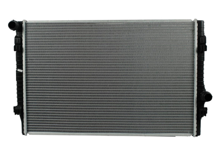 Radiador Automotríz Audi A3 Quattro S3 TT Golf GTI TM 15-18 26mm Tubo Soldado
