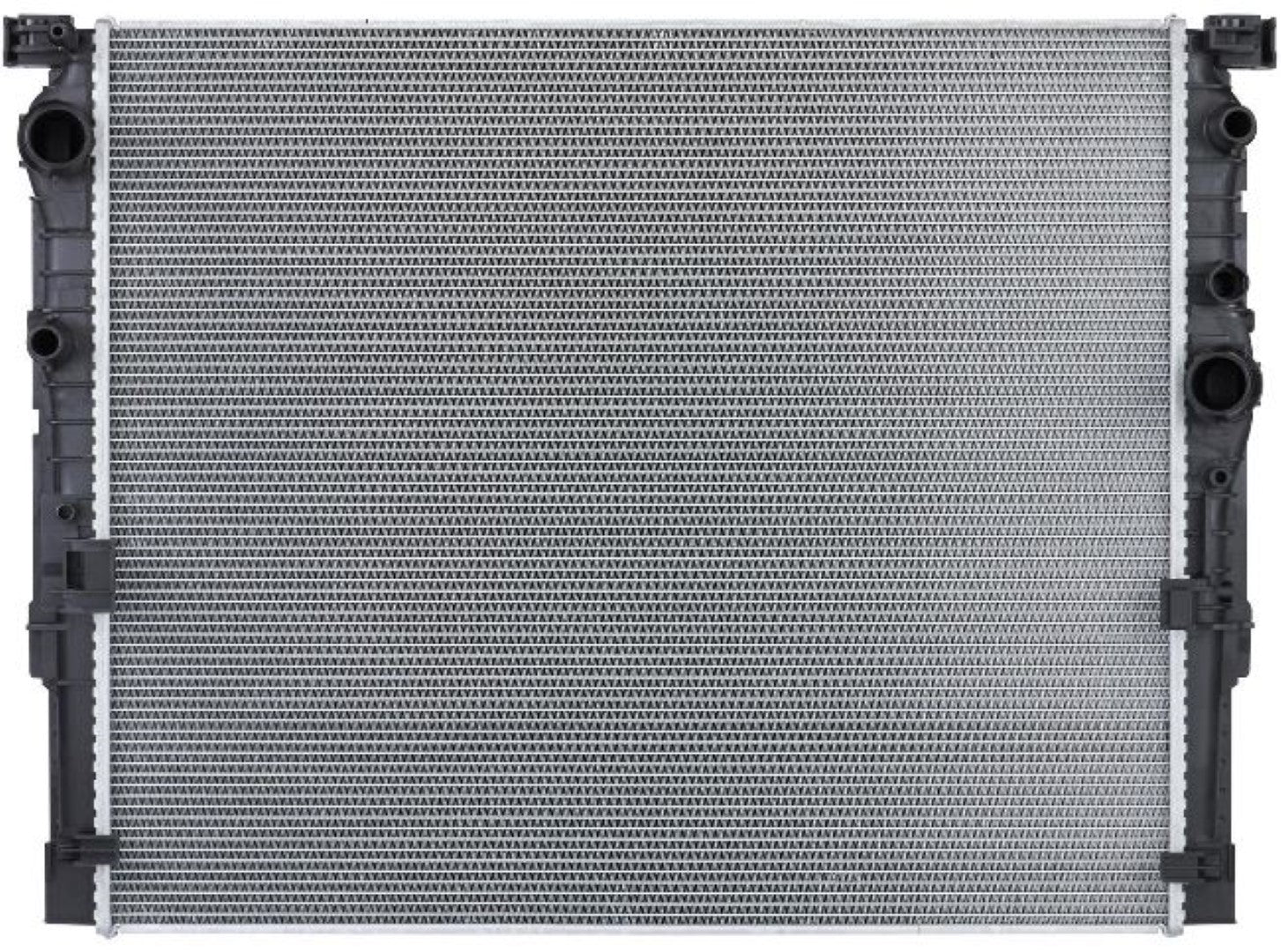 Radiador Automotriz BMW 750i M760i 16-17 TM 26mm Tubo Soldado