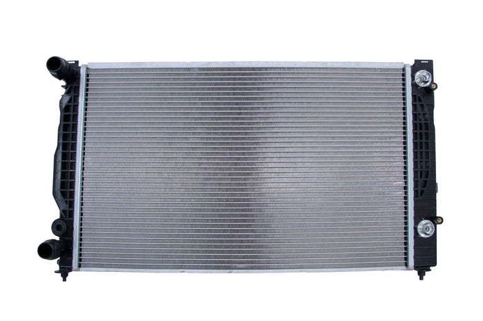 Radiador Automotriz Audi  A4 Avant,Quattro,Confort,  Passat,GL  T/A 96-05 22mm Tubo Soldado