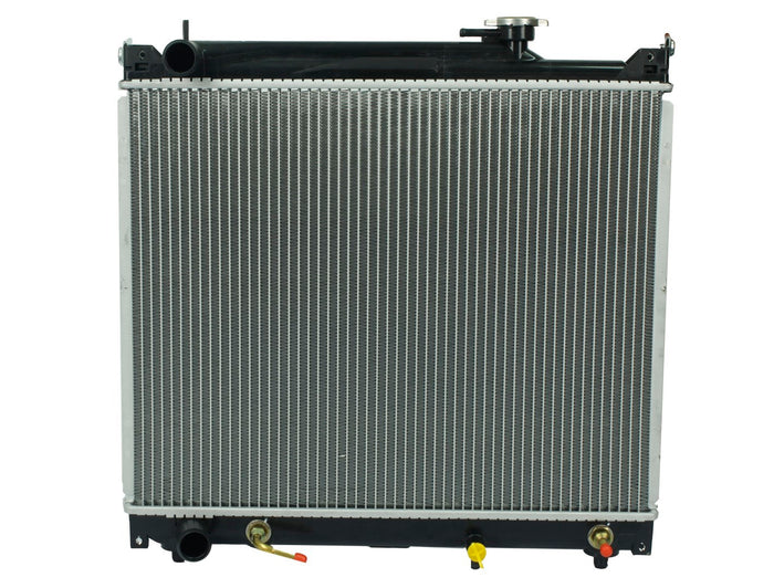 Radiador Automotriz GM Pontiac, Suzuki Tracker Sunrunner T/A 96-08 26mm Tubo Soldado