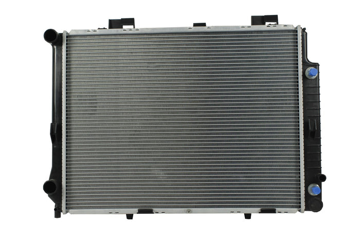 Radiador Automotriz Mercedes Benz  E320 Base  T/A 96-97  32mm Tubo Soldado