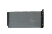 Cargar imagen en el visor de la galería, Radiador Automotriz Cadillac Chevrolet Escalade Blazer,Silverado Sport,C1500,2500 Cheyenne T/A 99-00 26mm Tubo Soldado

