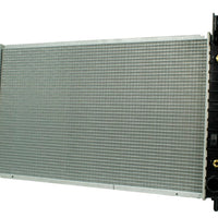 Radiador Automotriz GM Cadillac Silverado Suburban, Cheyenne, Tahoe, Yukon, Sierra, Escalade T/A 99-13 26mm Tubo Soldado