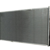 Radiador Automotriz GM  Silverado 2500HD,3500, Suburban 2500,  Sierra 2500HD,3500 T/A 01-02 32mm Tubo Soldado