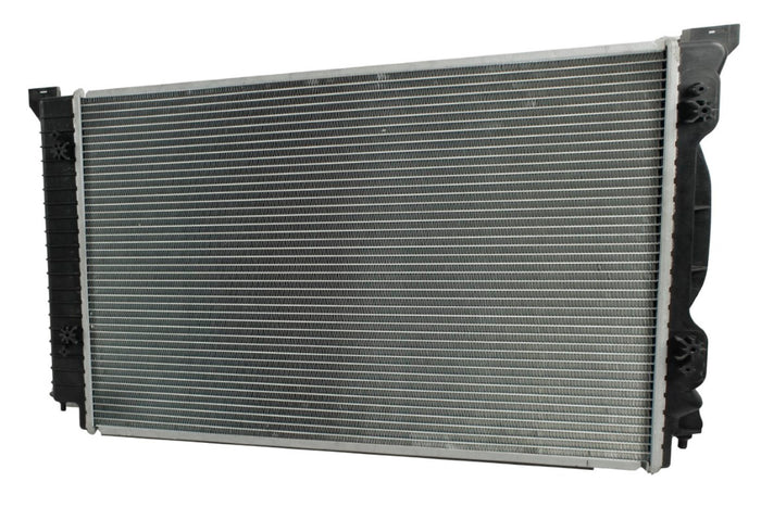 Radiador Automotriz Audi A4 Quattro Avant,Cabriolet,Elite,Line A6 Confort,Elite,Luxury T/A 02-08 32mm Tubo Soldado