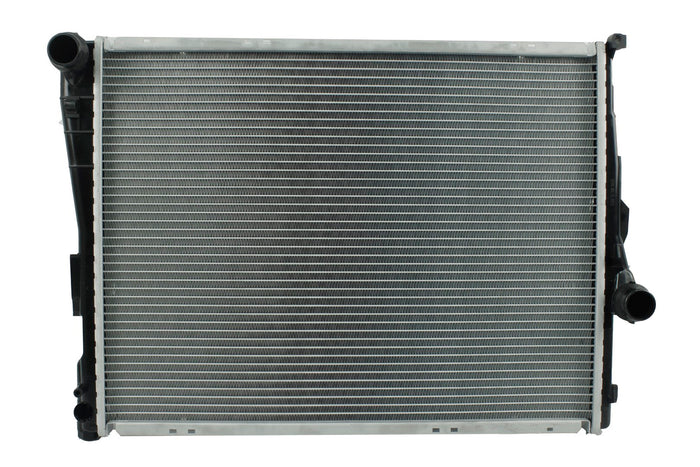 Radiador Automotriz BMW  320 i 323C i,325C i,325X i,328C i,330X i, Z4  T/EXT 01-05 26mm y 32mm Tubo Soldado