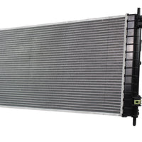 Radiador Automotriz GM Pontiac, Saturn Malibu G6,Aura XE T/A 04-09 22mm Tubo Soldado