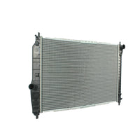 Radiador Automotriz GM Pontiac, Suzuki Aveo Base, LS, LT, G3, Swift T/M 04-08 16mm Tubo Soldado