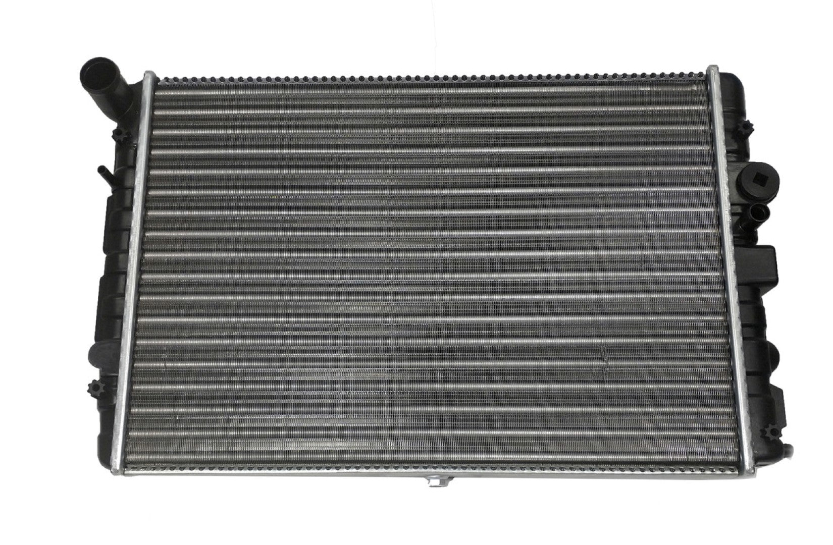 Radiador Automotríz Volkswagen Pointer T/M 97-10 34mm Aluminio M