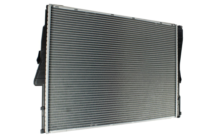 Radiador Automotriz BMW  X3 2.51,X3 3.01S T/A 04-06 32mm Tubo Soldado