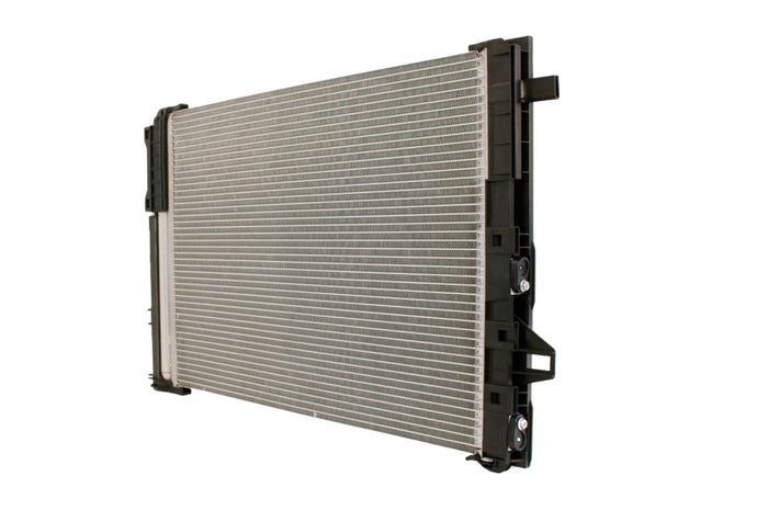 Condensador Automotriz Mercedes Benz CLA250 14-20