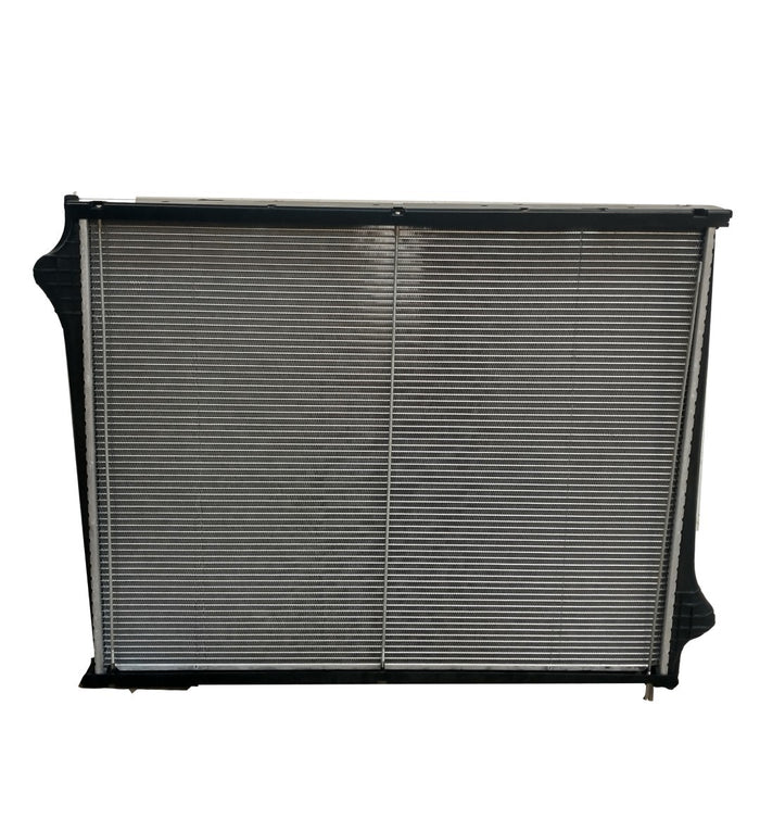 Radiador Tracto Camión Scania Series p114 96-04 33 7/8 x 26 5/8 x 46mm Plástico/Aluminio T/M Con Marco