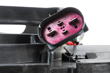 Cargar imagen en el visor de la galería, Motoventilador Automotríz Volkswagen Amarok 11-17
