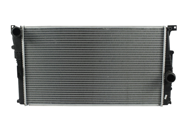 Radiador Automotriz  BMW 320i 12-18