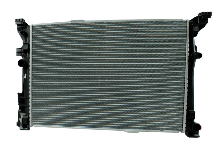 Radiador Automotriz Mercedes Benz CLA250 14-20