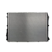 Radiador Automotriz Mercedes Benz CLA200 CLA250 C200 2019