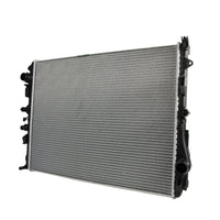 Radiador Automotriz Mercedes Benz CLA200 CLA250 C200 2019